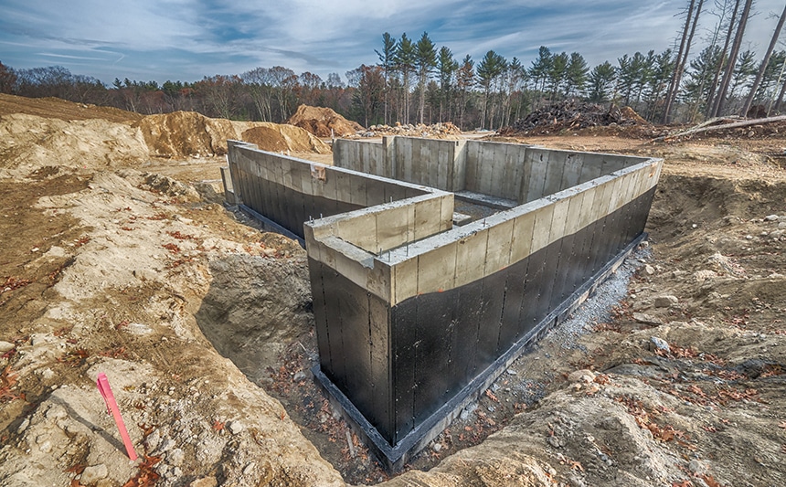 Travaux de fondation en béton, résidentiel ou commercial.